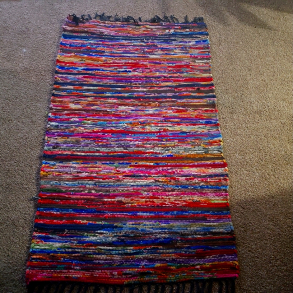 Carpet - Picture 2 of 3